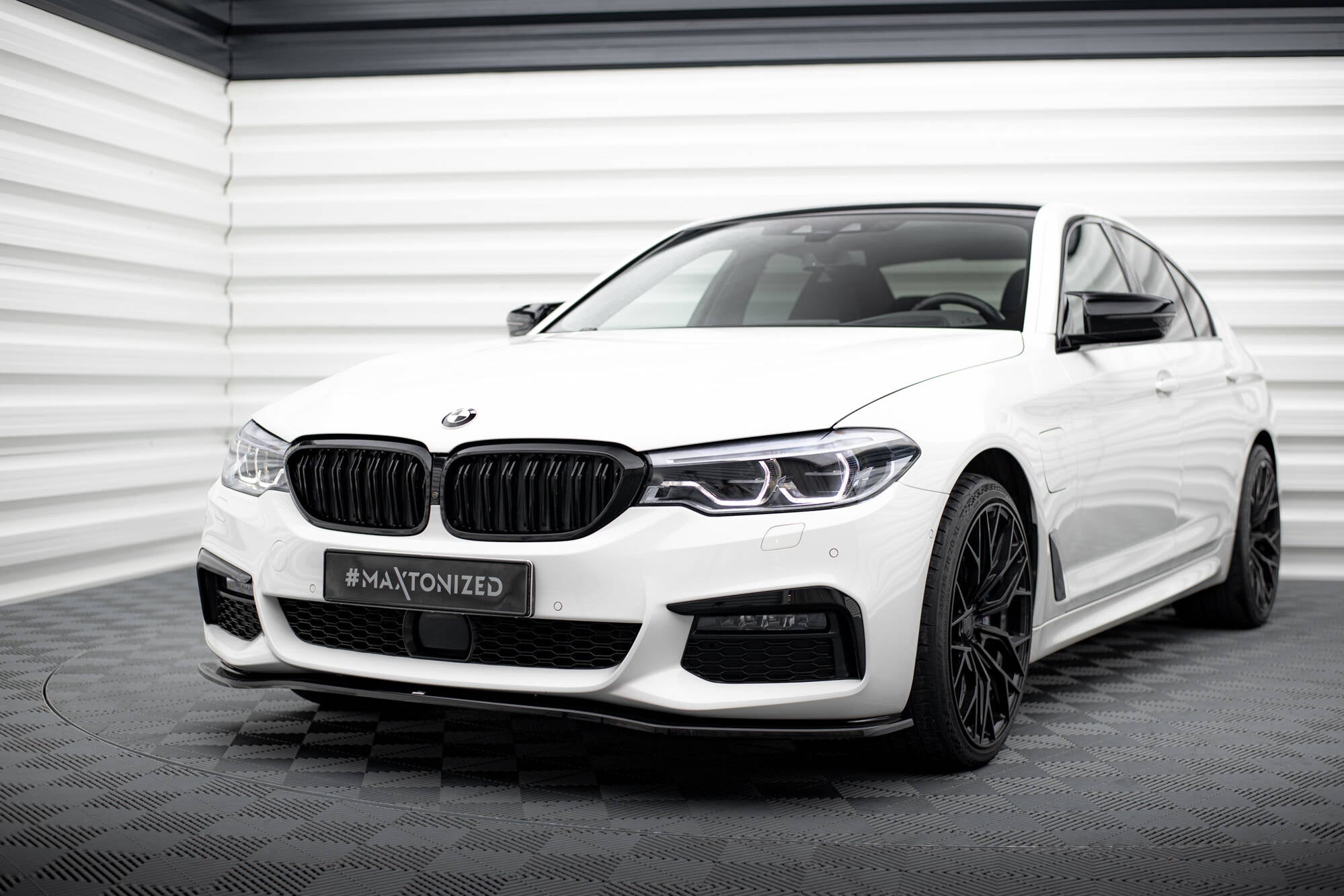 FRONT SPLITTER V.2 BMW 5 G30/ G31 M-PACK – Maxton Design USA