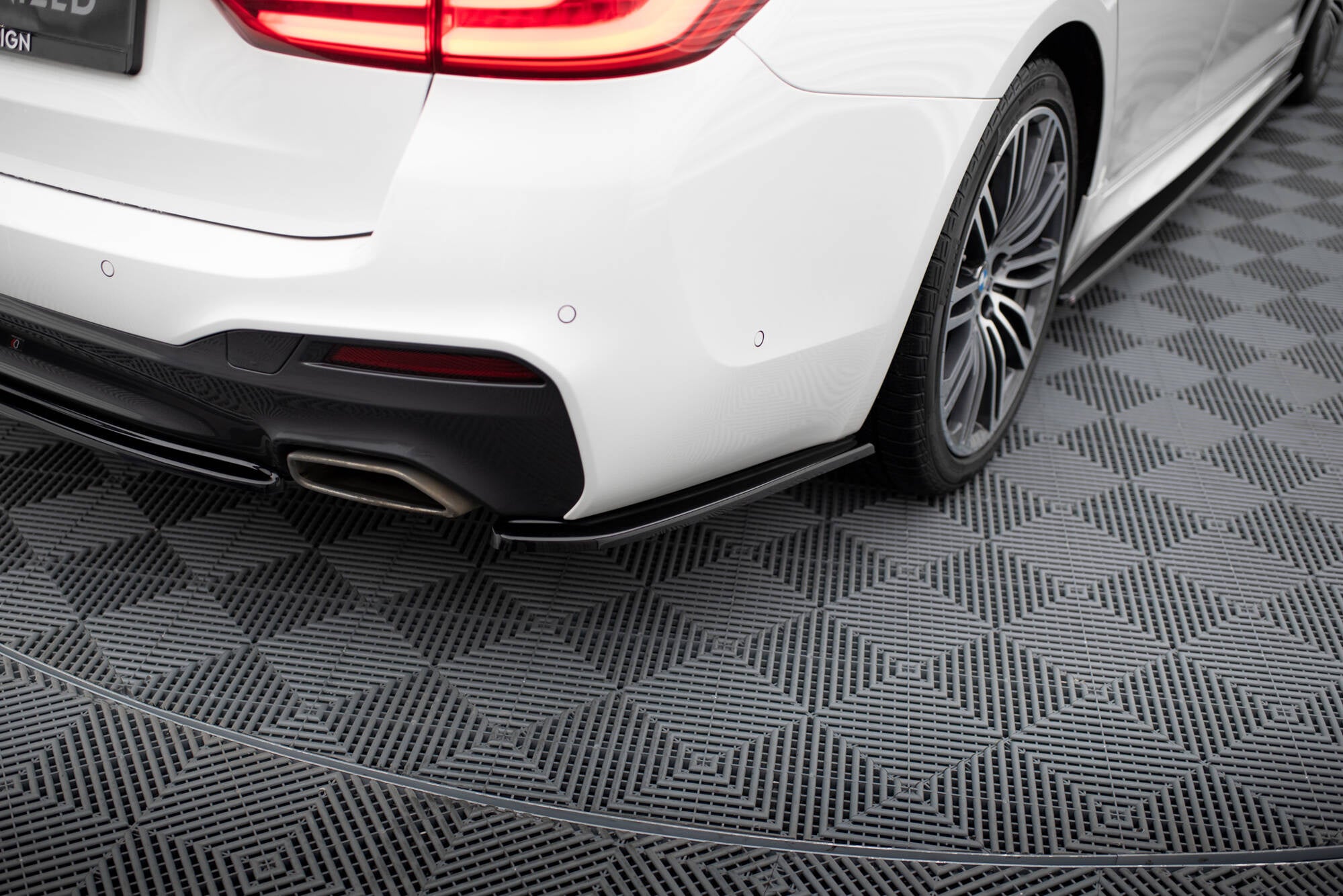 REAR SIDE SPLITTERS BMW 5 G30/ G31 M-PACK – Maxton Design USA