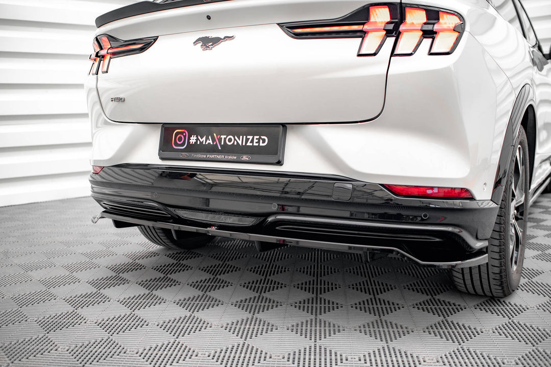 CENTRAL REAR SPLITTER (WITH VERTICAL BARS) FORD MUSTANG MACH-E MK1