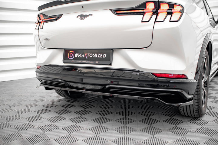 CENTRAL REAR SPLITTER (WITH VERTICAL BARS) FORD MUSTANG MACH-E MK1