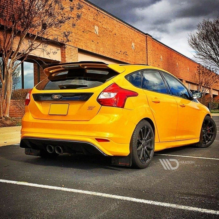REAR VALANCE FORD FOCUS ST MK3 (PRE-FACELIFT) (RS LOOK)