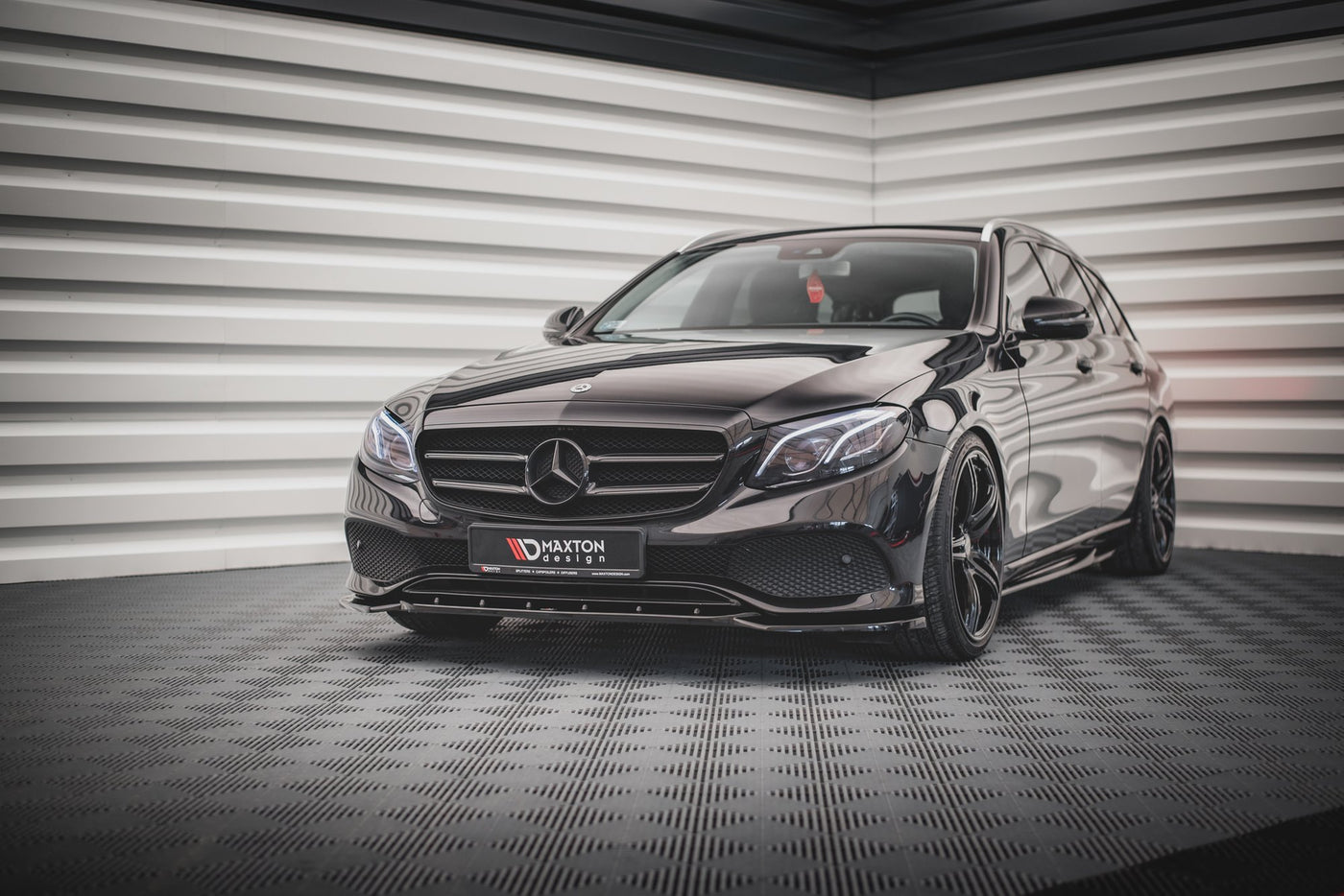 Mercedes E Class W213 Front Splitter Gloss Black – Carbon Accents