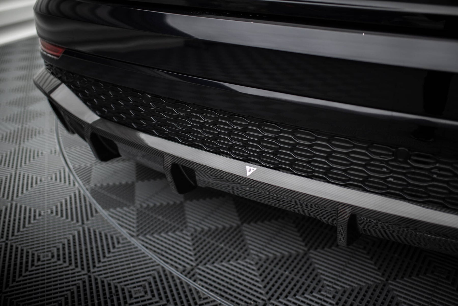 CARBON FIBER REAR DIFFUSER AUDI RSQ8 MK1 – Maxton Design USA