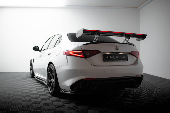 CARBON SPOILER + LED ALFA ROMEO GIULIA QUADRIFOGLIO