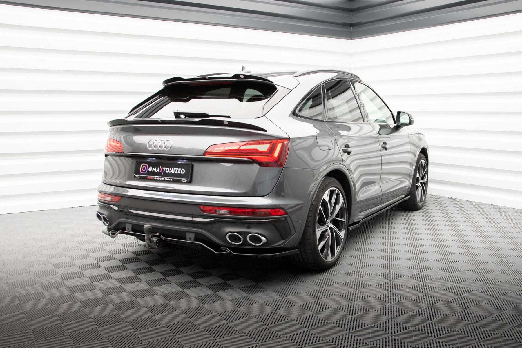 CENTRAL REAR SPLITTER WITH VERTICAL BARS AUDI SQ5 SPORTBACK MK2 FACE central-rear-splitter-with-vertical-bars-audi-sq5-sportback-mk2-face