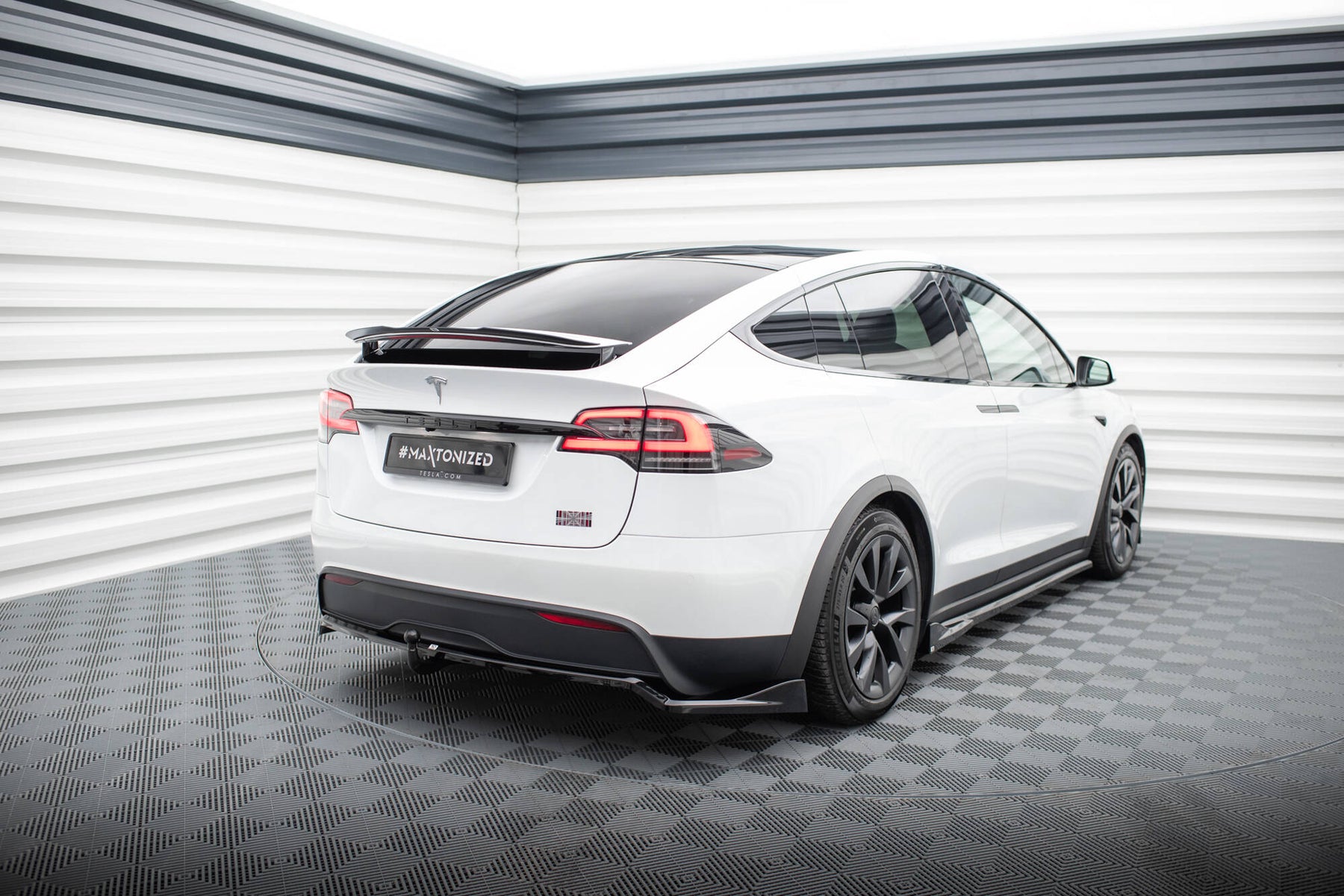 CENTRAL REAR SPLITTER (WITH VERTICAL BARS) TESLA MODEL X MK1 FACELIFT ...
