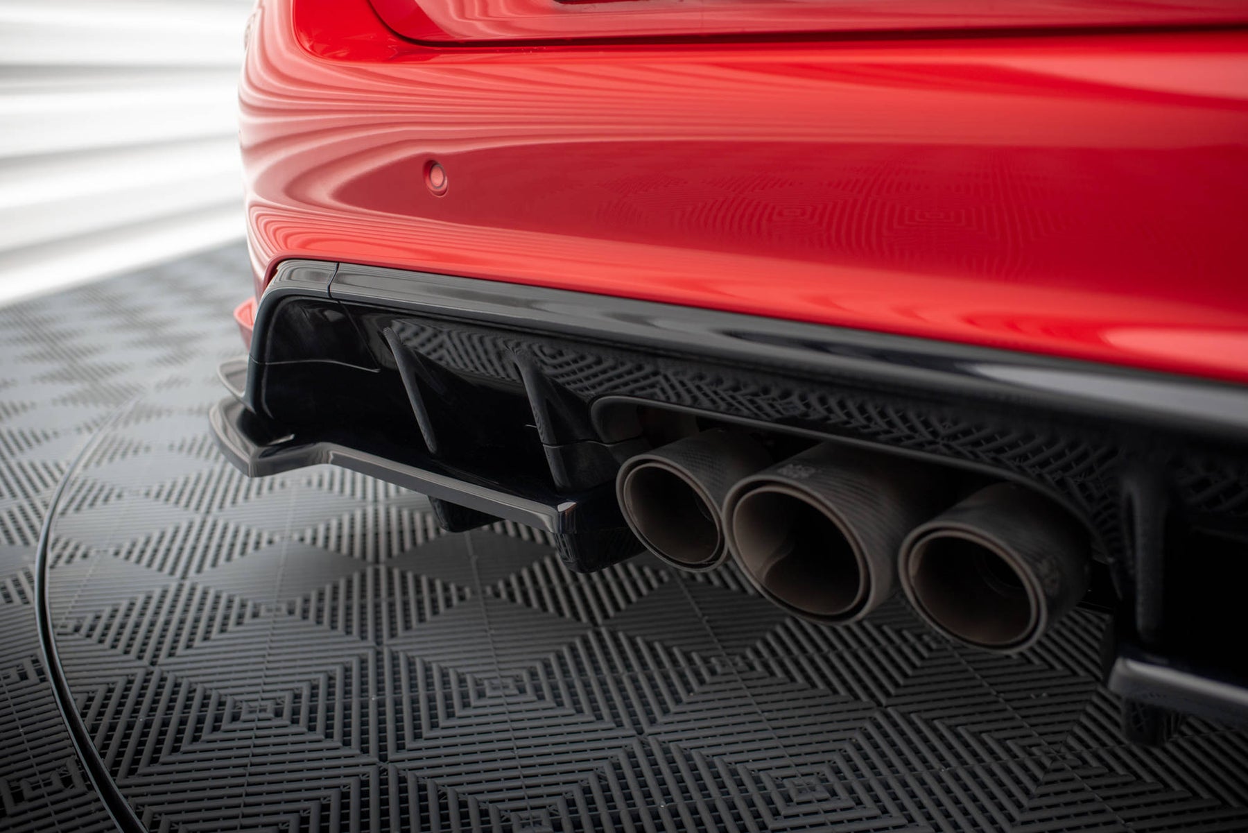 CENTRAL REAR SPLITTER (WITH VERTICAL BARS) V.1 + FLAPS HONDA CIVIC TYP ...