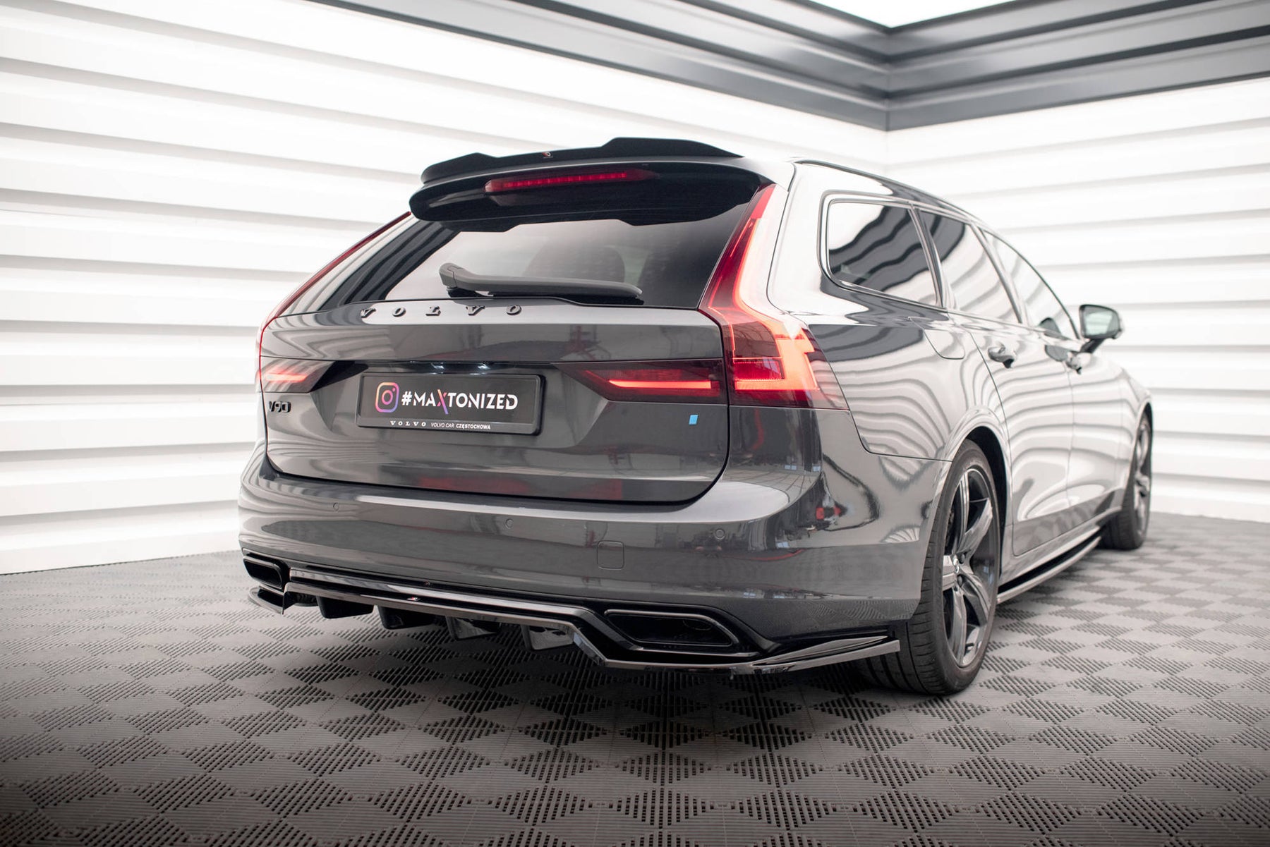 CENTRAL REAR SPLITTER (WITH VERTICAL BARS) VOLVO V90 / S90 R-DESIGN MK ...