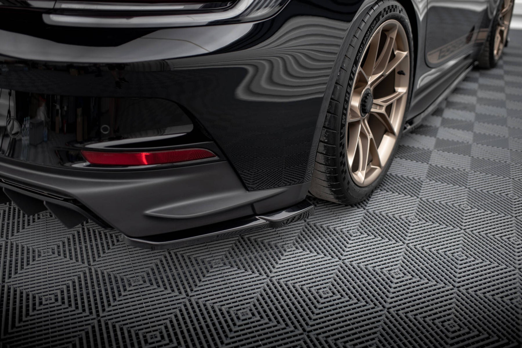 REAR SIDE SPLITTERS PORSCHE 911 992 GT3 – Maxton Design USA