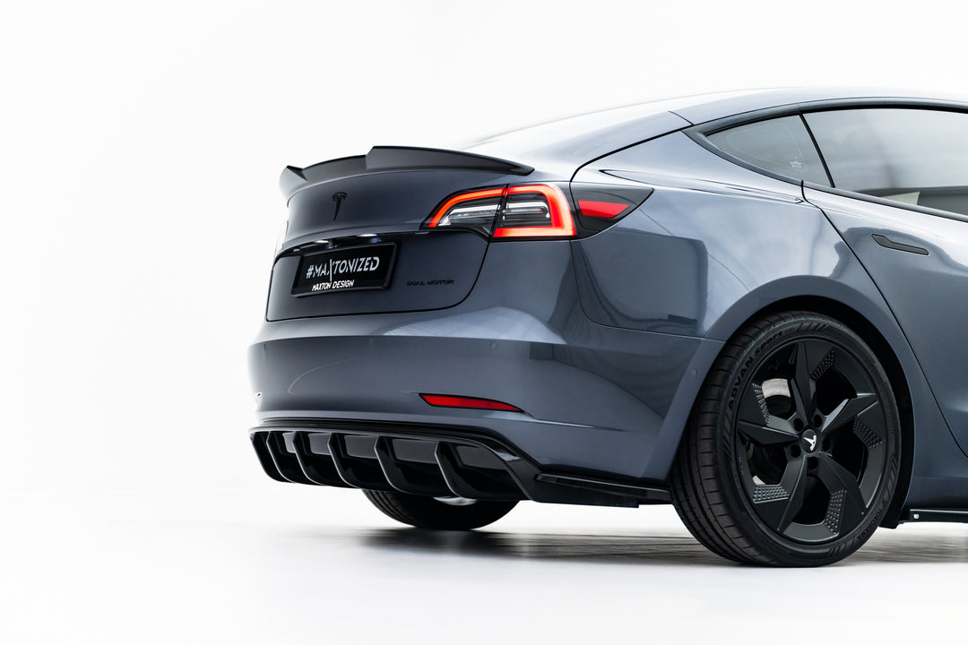 REAR VALANCE V.2 TESLA MODEL 3