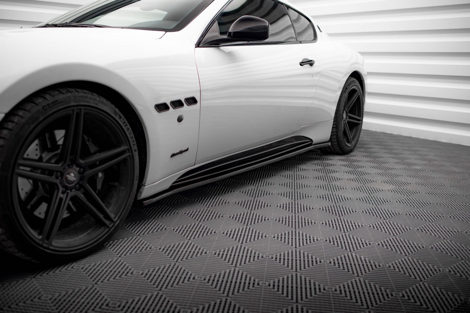 SIDE SKIRTS DIFFUSERS MASERATI GRANTURISMO S MK1 – Maxton Design USA