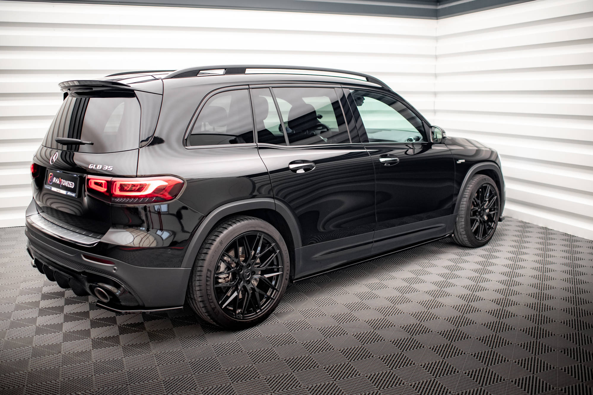 SIDE SKIRTS DIFFUSERS MERCEDES-AMG GLB 35 X247 – Maxton Design USA