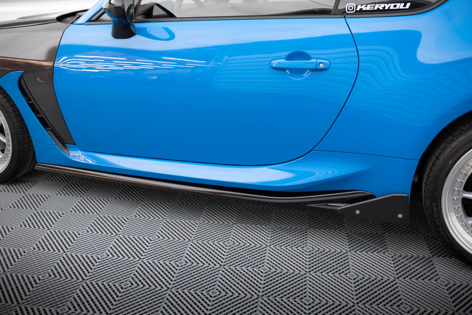 SIDE SKIRTS DIFFUSERS V.1 + FLAPS TOYOTA GR86 MK1 / BRZ MK2