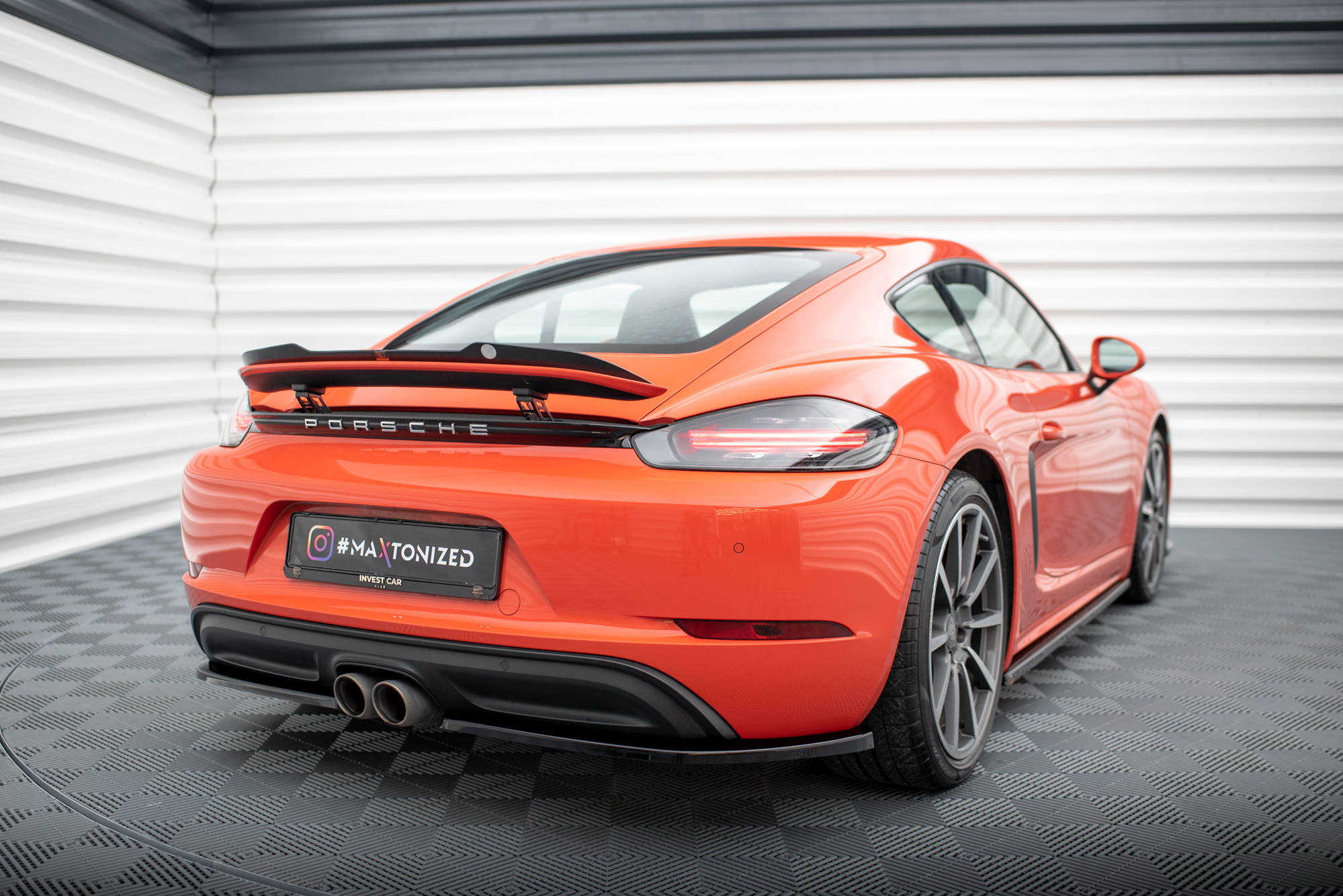 ポルシェ718 982 cayman リア　カーゴライナー ポルシェ718 982 cayman リア カーゴライナー ポルシェ718 982 cayman