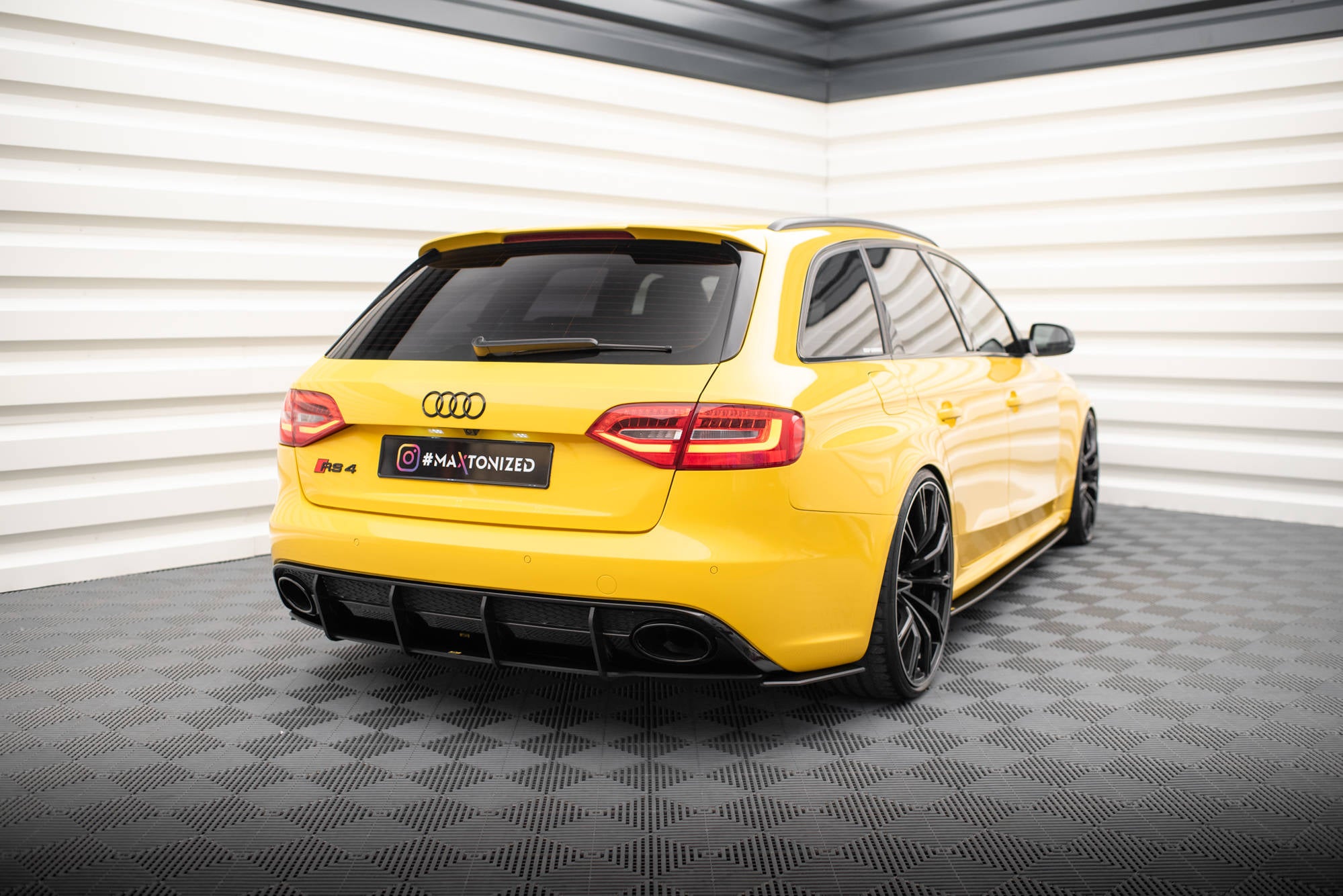 STREET PRO REAR DIFFUSER AUDI RS4 B8 – Maxton Design USA