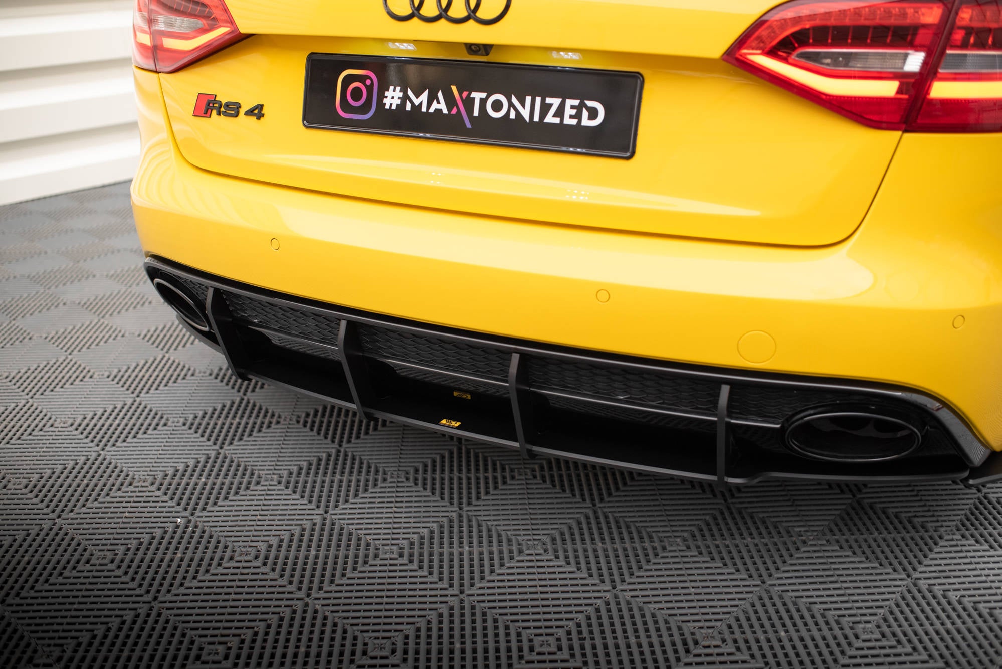 STREET PRO REAR DIFFUSER AUDI RS4 B8 – Maxton Design USA