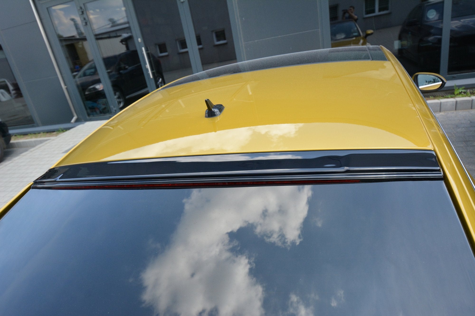REAR WINDOW EXTENSION VOLKSWAGEN ARTEON R-LINE mk1 – Maxton Design USA