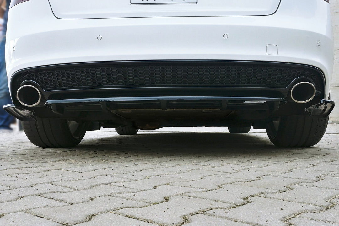 CENTRAL REAR SPLITTER AUDI A5 S-LINE 8T FL COUPE / SPORTBACK (WITH A VERTICAL BAR)