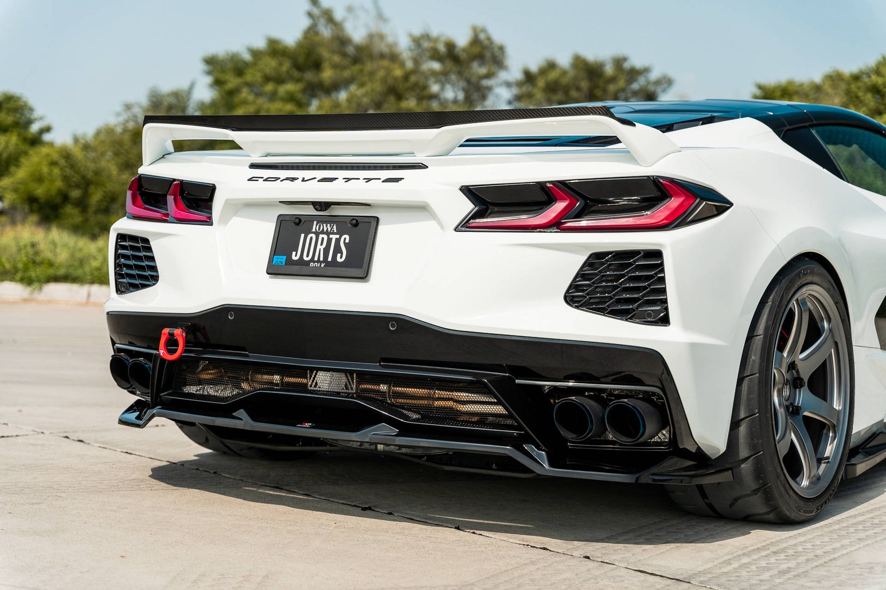 CENTRAL REAR SPLITTER CHEVROLET CORVETTE C8 – Maxton Design USA