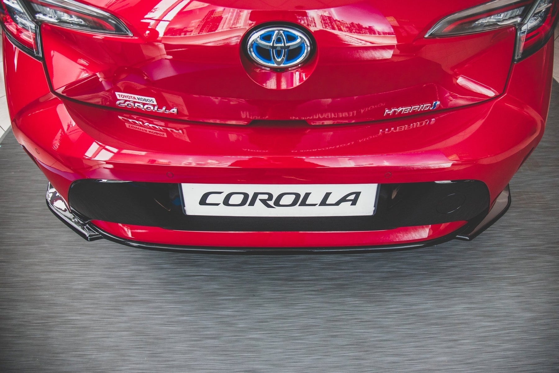 CENTRAL REAR SPLITTER TOYOTA COROLLA XII HATCHBACK – Maxton Design USA