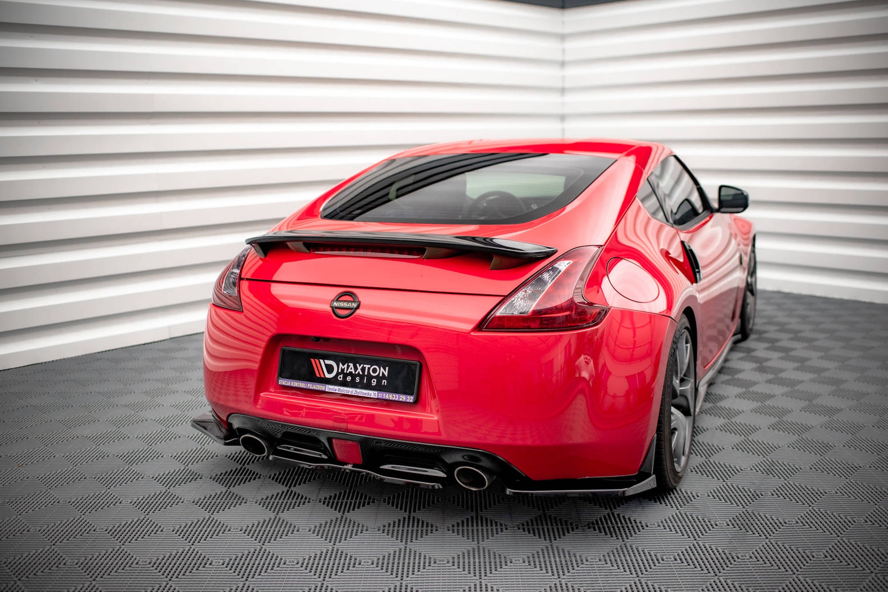 CENTRAL REAR SPLITTER FOR V.2 NISSAN 370Z – Maxton Design USA