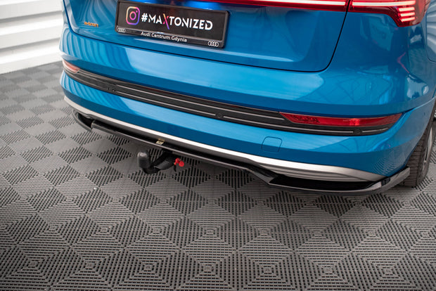 CENTRAL REAR SPLITTER (WITH VERTICAL BARS) AUDI E-TRON