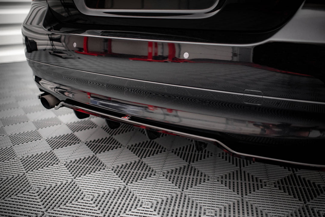 CENTRAL REAR SPLITTER (WITH VERTICAL BARS) BMW 3 SEDAN E90