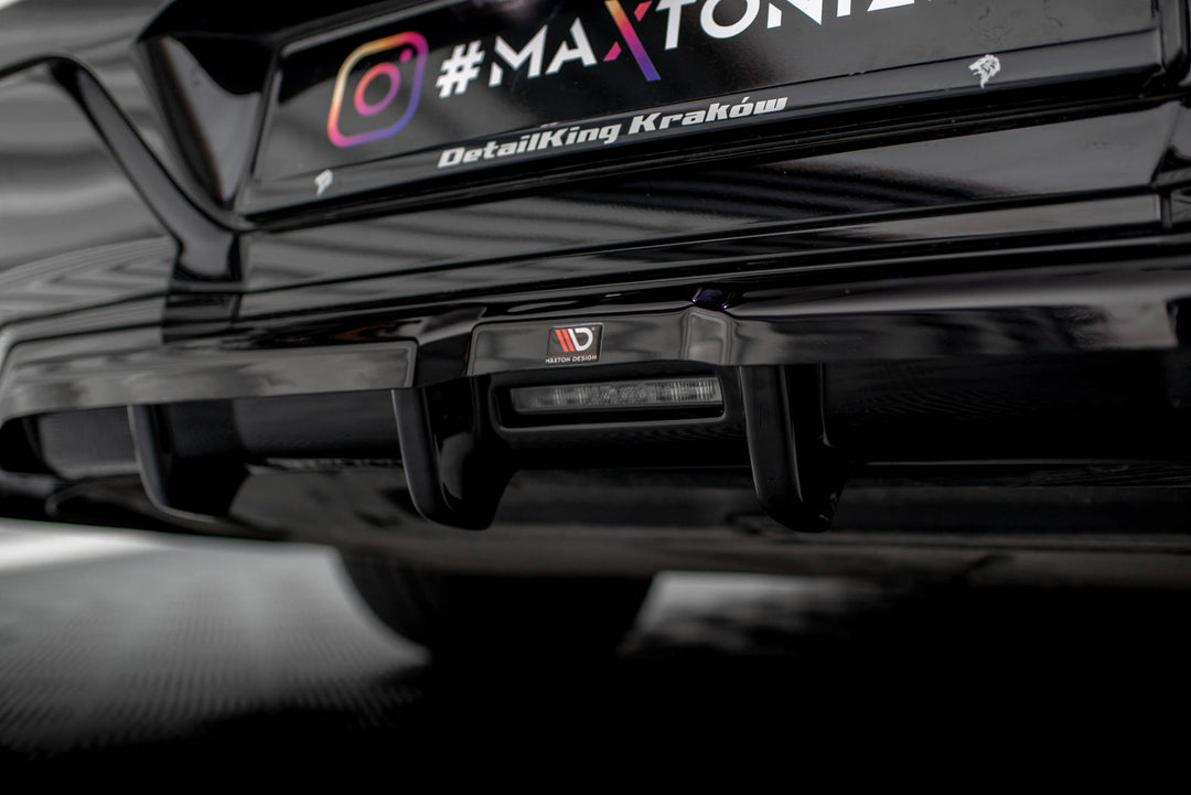 CENTRAL REAR SPLITTER (WITH VERTICAL BARS) BMW 7 M-PACK G70