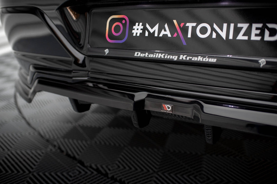 CENTRAL REAR SPLITTER (WITH VERTICAL BARS) BMW 7 M-PACK G70