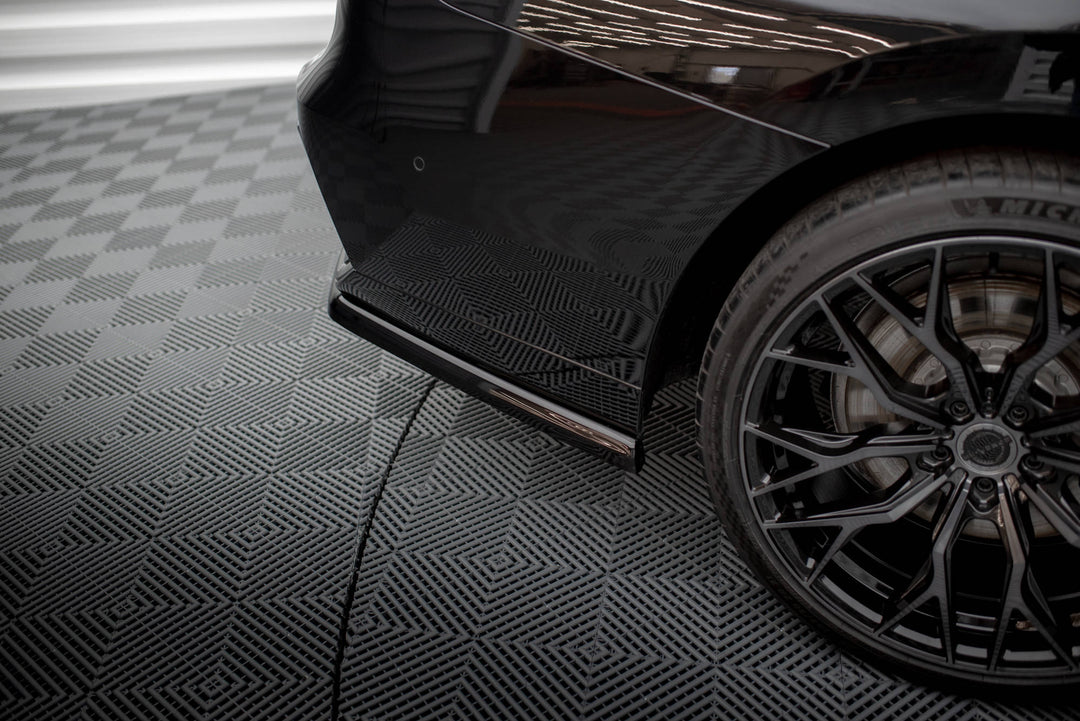 CENTRAL REAR SPLITTER (WITH VERTICAL BARS) BMW 7 M-PACK G70