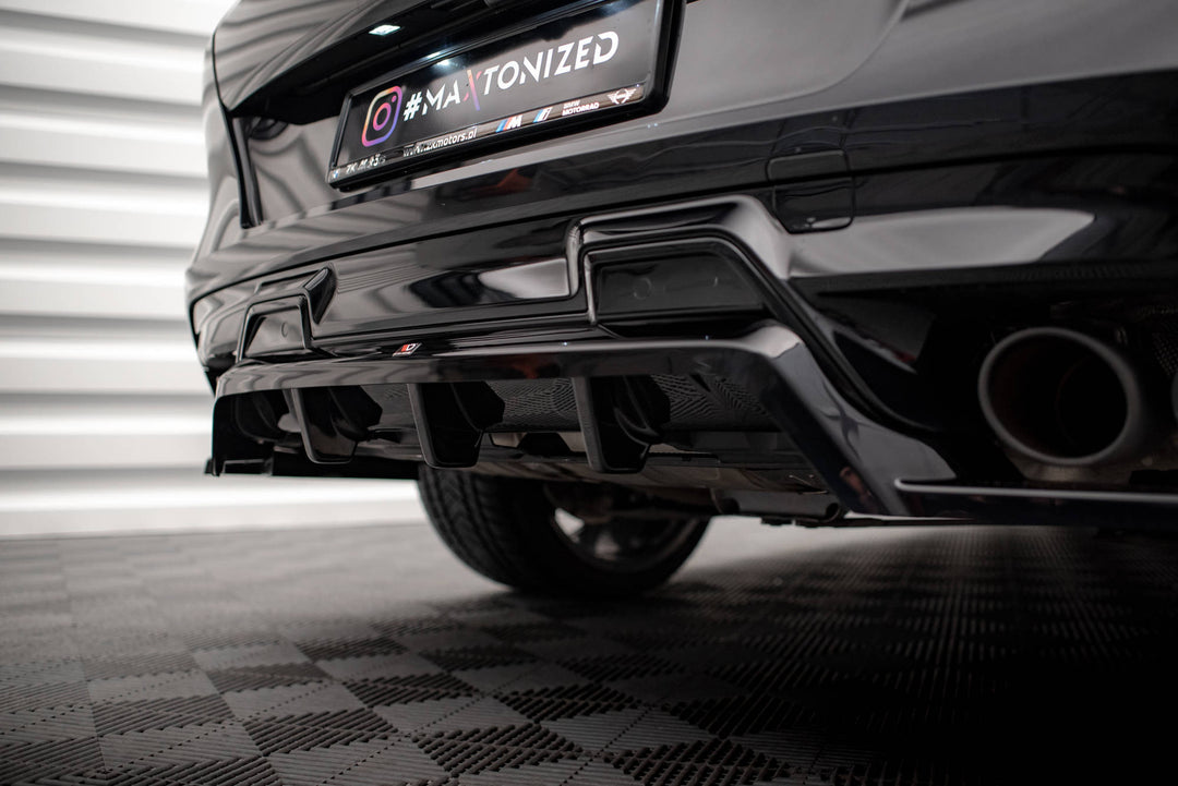 CENTRAL REAR SPLITTER (WITH VERTICAL BARS) BMW X6 M F96 / F96 Facelift