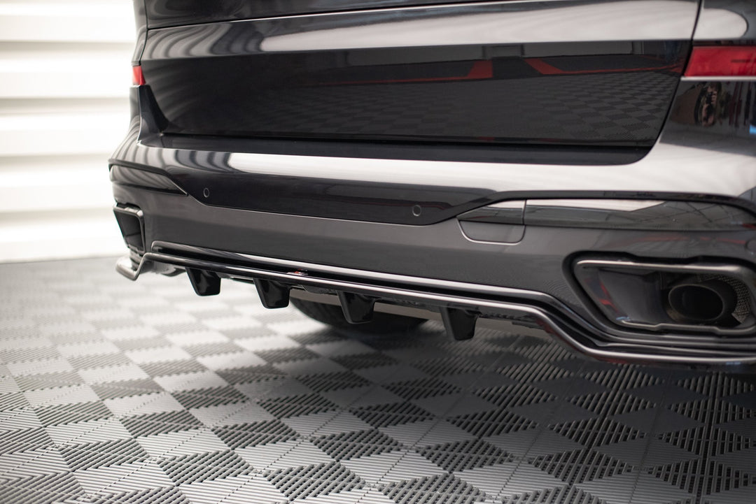 CENTRAL REAR SPLITTER (WITH VERTICAL BARS) BMW X7 M G07