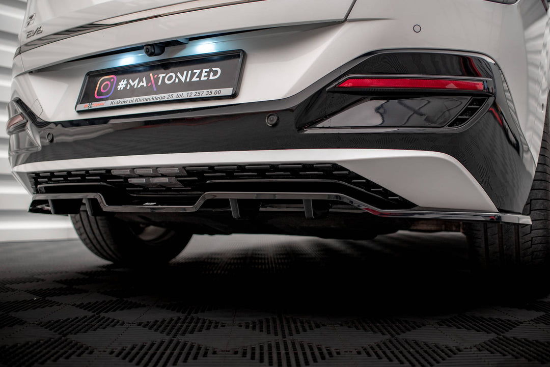 CENTRAL REAR SPLITTER (WITH VERTICAL BARS) KIA EV6 GT-LINE MK1