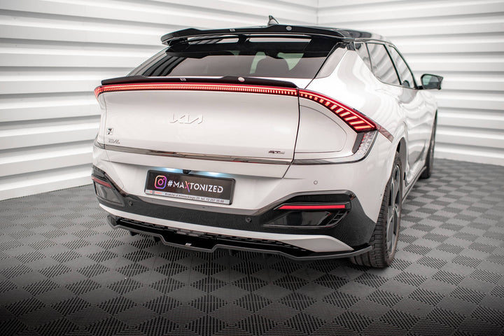CENTRAL REAR SPLITTER (WITH VERTICAL BARS) KIA EV6 GT-LINE MK1