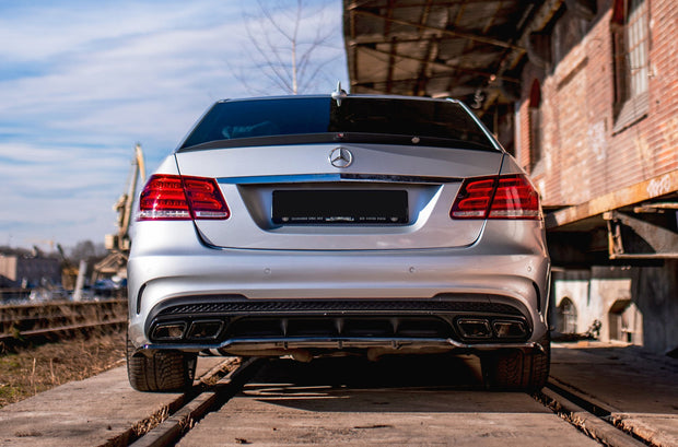 CENTRAL REAR SPLITTER (WITH VERTICAL BARS) MERCEDES-BENZ E63 AMG