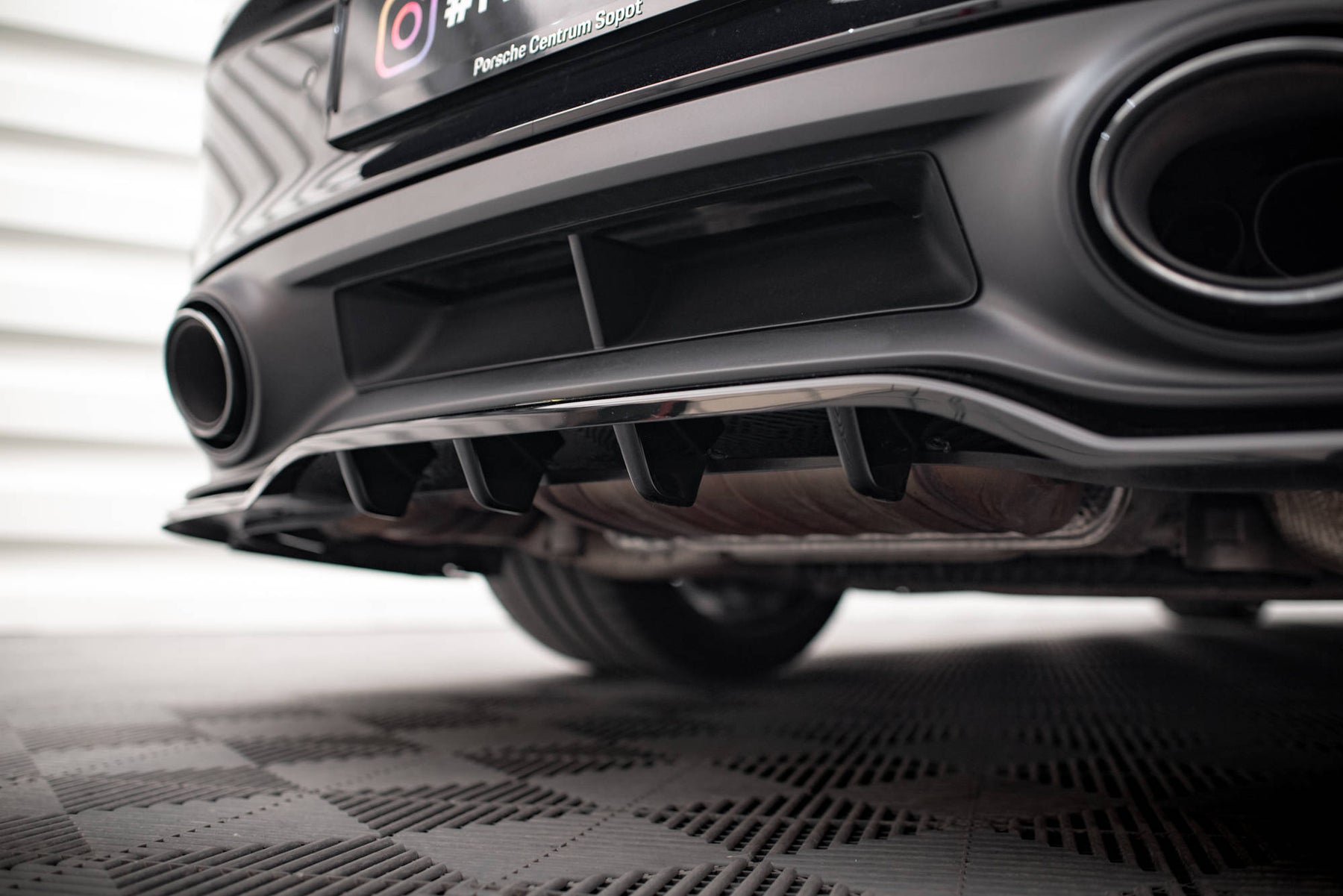 CENTRAL REAR SPLITTER (WITH VERTICAL BARS) PORSCHE 911 TURBO S 992 ...