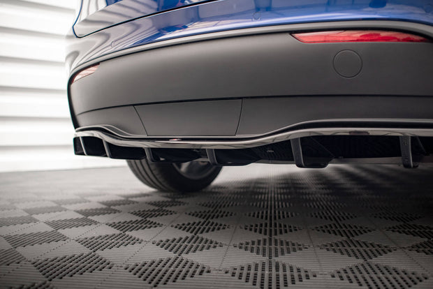 CENTRAL REAR SPLITTER (WITH VERTICAL BARS) TESLA MODEL Y