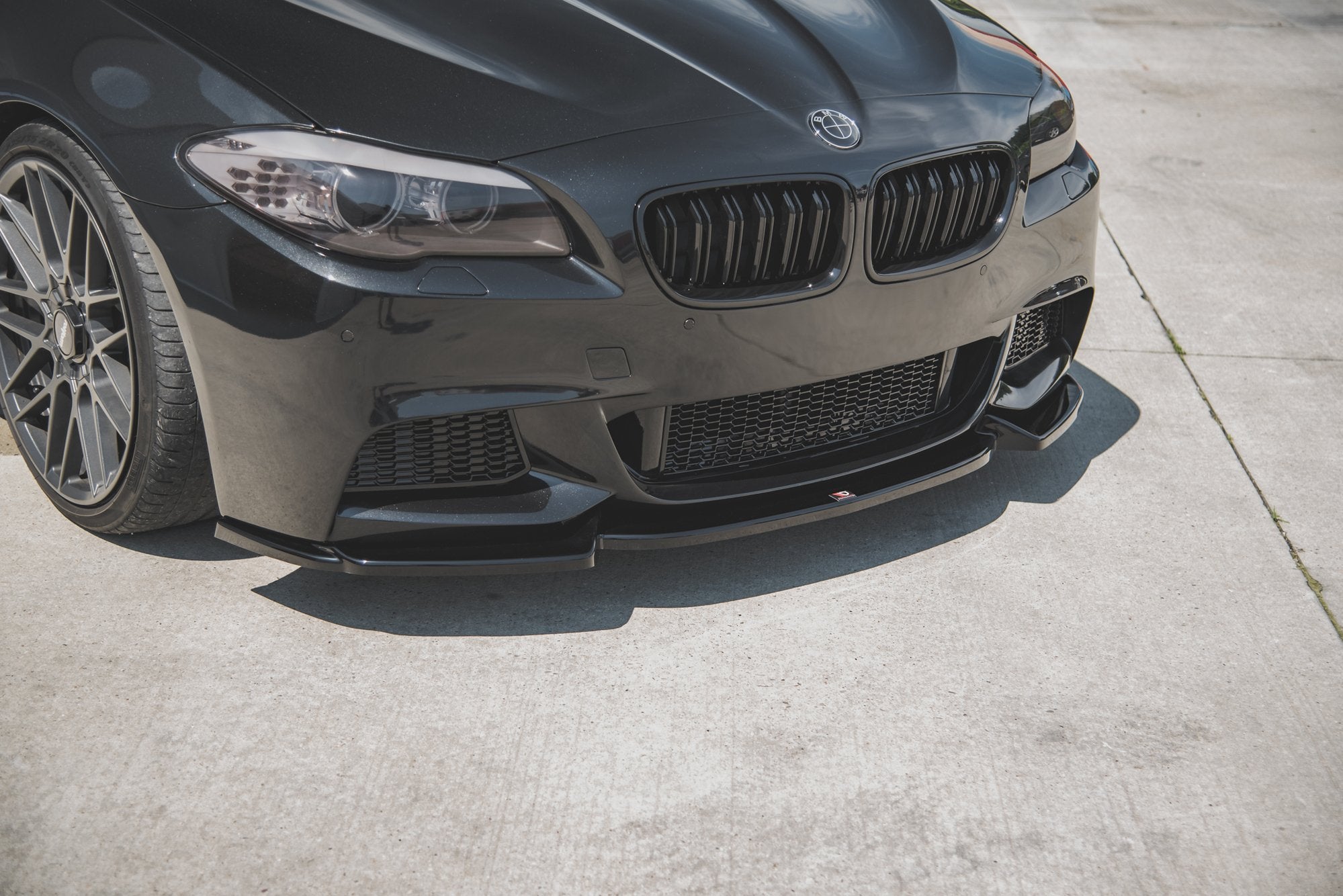 FRONT SPLITTER V.3 BMW 5 F10/F11 M-PACK – Maxton Design USA