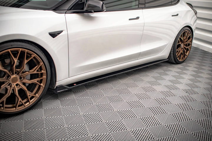 SIDE SKIRTS DIFFUSERS V.2 TESLA MODEL 3