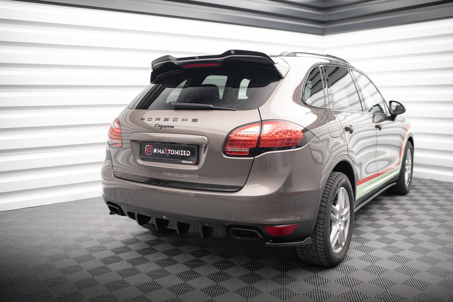 SPOILER CAP PORSCHE PORSCHE CAYENNE MK2 – Maxton Design USA