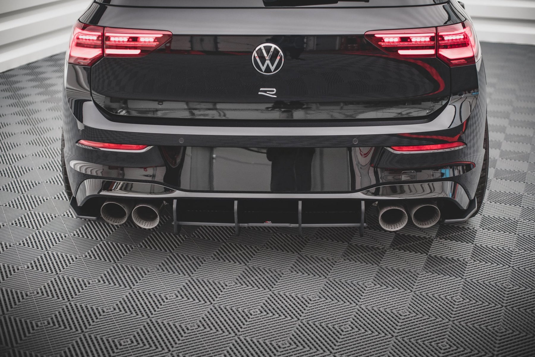 STREET PRO REAR DIFFUSER VOLKSWAGEN GOLF R MK8 – Maxton Design USA